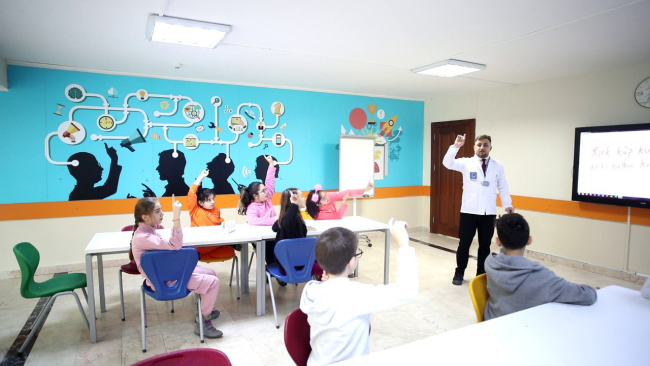 Türkiye’nin ilk ve tek YÖK onaylı çocuk üniversitesi Üsküdar’da